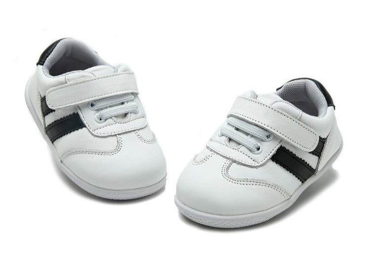 urban azul deportivo blanco con suelas flexibles y antideslizantes